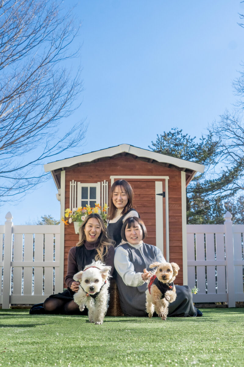 ペットの走る姿"飛行犬"を家族と一緒に貸切ドッグランで撮影